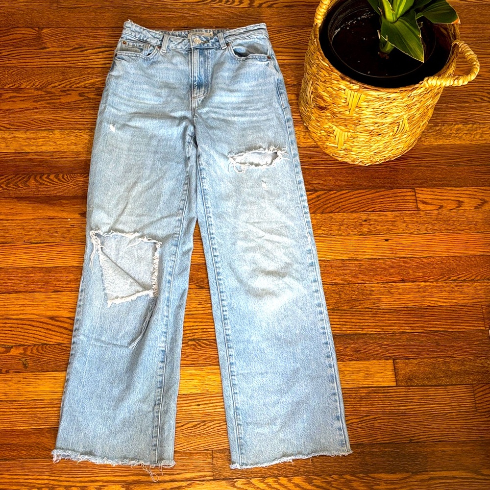 Light Wash Distressed Wide Leg High-Rise Women’s Jeans